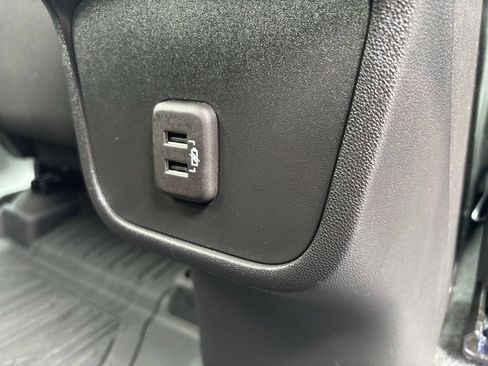 Used 2023 GMC Terrain SLE w/ Driver Convenience Package FWD image 16