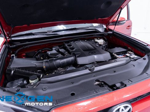 Used 2018 Toyota 4Runner SR5 Premium image 10