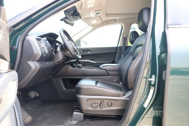 Used 2023 Nissan Pathfinder SL w/ SL Premium Package AWD/4WD image 13