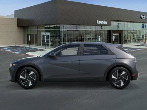 New 2026 Hyundai Ioniq 5 SEL RWD image 3