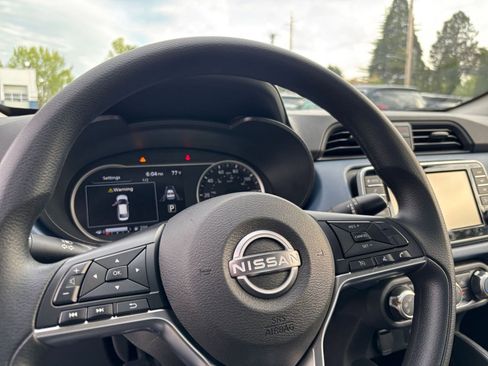 Used 2025 Nissan Versa SV FWD image 25