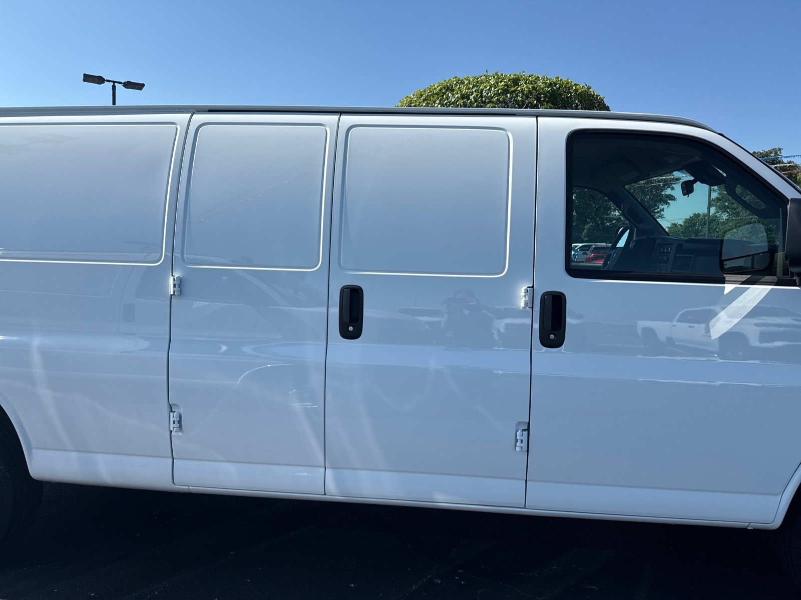New 2025 Chevrolet Express 2500 Extended w/ Enhanced Convenience Package RWD image 12