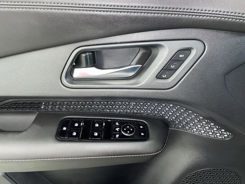 Certified 2024 Nissan Ariya ENGAGE e-4ORCE image 22