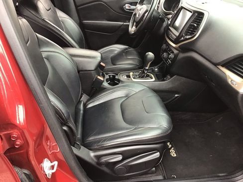 Used 2016 Jeep Cherokee Limited image 11