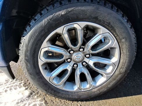 Used 2019 RAM 1500 Laramie w/ Sport Appearance Package image 10