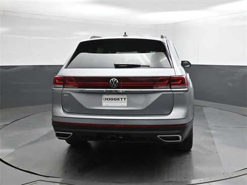 New 2026 Volkswagen Atlas SE image 8