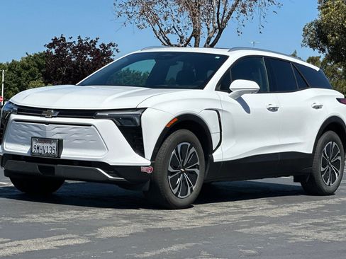 Used 2024 Chevrolet Blazer EV LT AWD/4WD image 8