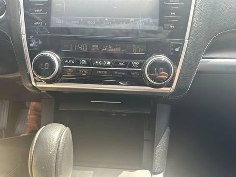 Used 2018 Subaru Outback 3.6R Limited AWD/4WD image 18