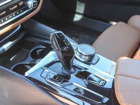 Used 2023 BMW 530e RWD image 23