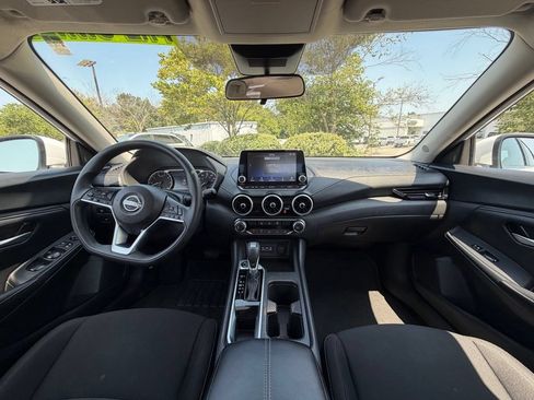 Used 2025 Nissan Sentra SV FWD image 29