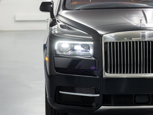Certified 2024 Rolls-Royce Cullinan AWD/4WD image 11