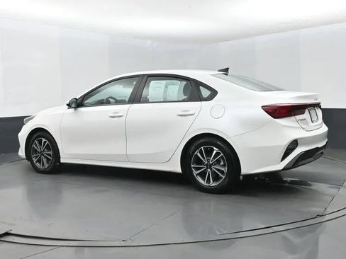 Used 2024 Kia Forte LXS FWD image 9