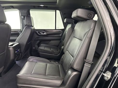 Used 2022 Chevrolet Tahoe Z71 w/ Luxury Package AWD/4WD image 30