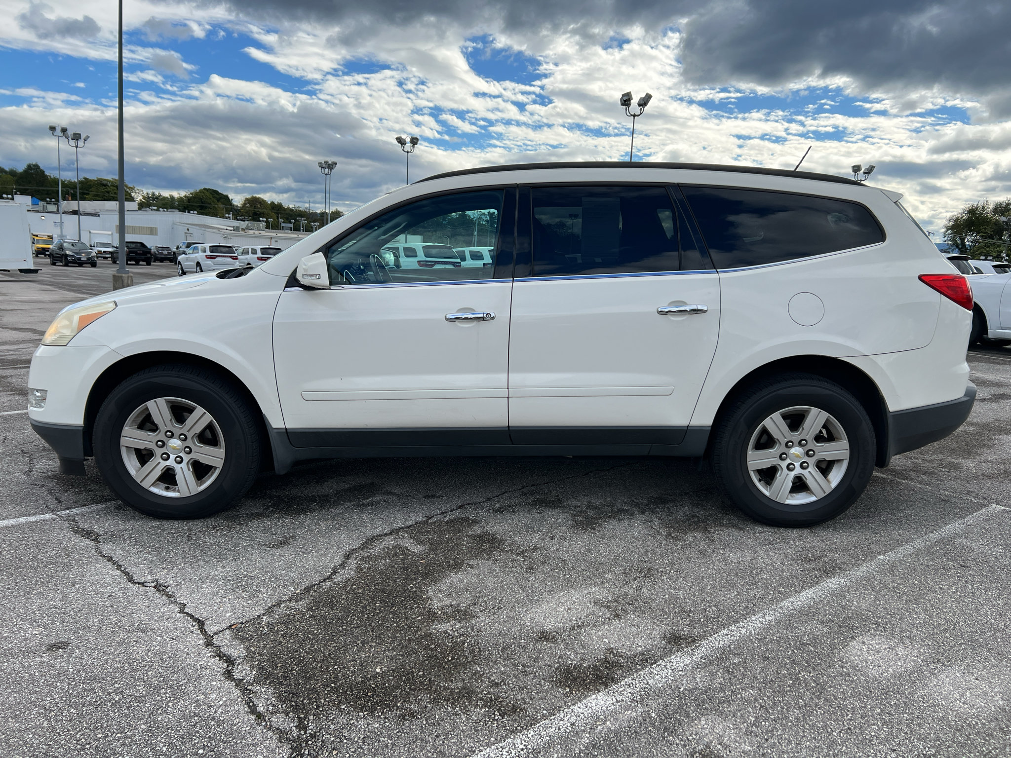 Used 2011 Chevrolet Traverse LT w/ Personal Connectivity Package AWD/4WD image 6