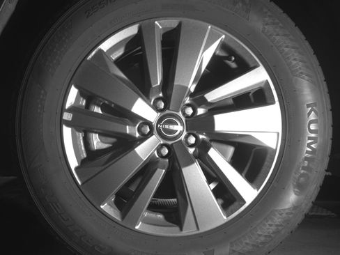 Used 2025 Nissan Pathfinder SV FWD image 12