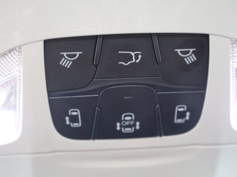 Used 2023 Chrysler Voyager LX FWD image 42