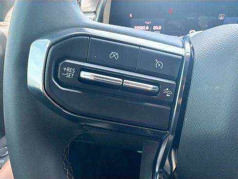 Used 2024 GMC Canyon AT4 w/ Technology Package image 9