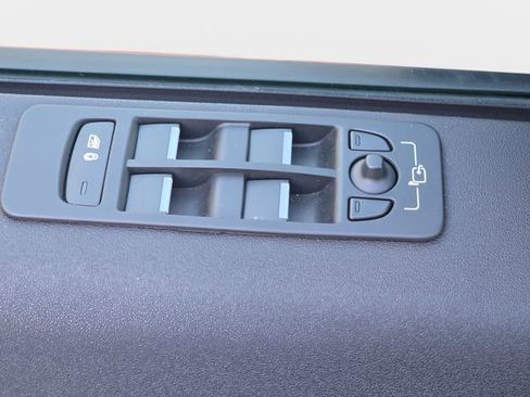 Used 2024 Land Rover Discovery Sport Dynamic SE image 27