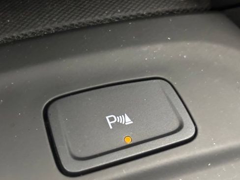 Used 2023 Chevrolet Equinox RS w/ RS Leather Package AWD/4WD image 39