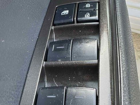 Used 2021 Toyota Camry SE FWD image 24