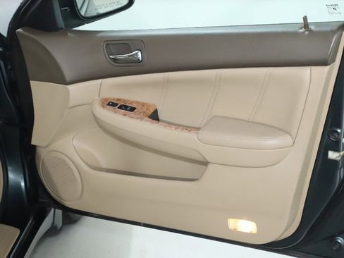 Used 2004 Honda Accord EX image 30