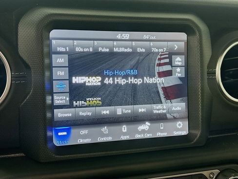 Used 2023 Jeep Wrangler Unlimited Sahara w/ Cold Weather Group AWD/4WD image 19