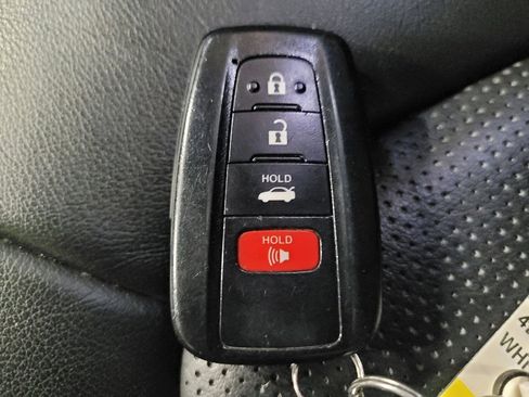 Used 2018 Toyota Camry XSE FWD image 32