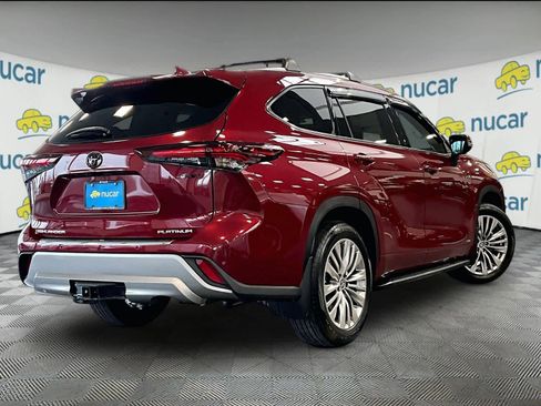 New 2026 Toyota Highlander Platinum image 7