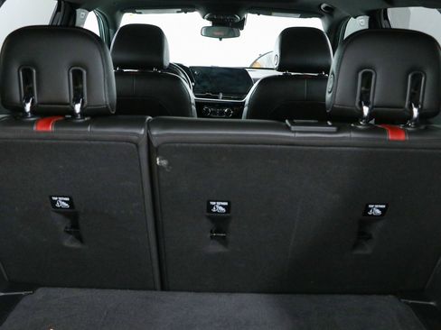 Used 2025 Chevrolet Trax RS w/ Sunroof Package FWD image 29