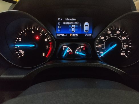 Used 2018 Ford Escape SE w/ SE Sync 3 Package AWD/4WD image 23