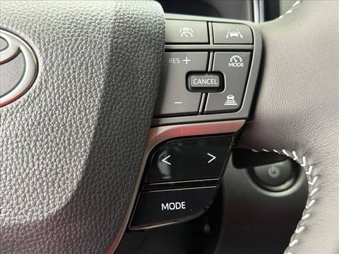 Used 2026 Toyota Camry SE FWD image 25