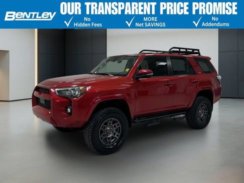 Used 2021 Toyota 4Runner SR5 Premium w/ Moonroof Package AWD/4WD image 1
