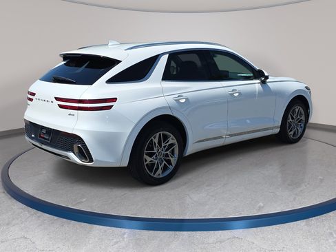 Used 2025 Genesis GV70 2.5T AWD/4WD image 5