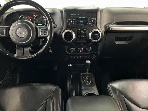 Used 2016 Jeep Wrangler Unlimited Sahara AWD/4WD image 2
