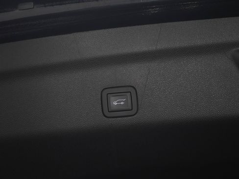 Used 2025 GMC Yukon Denali w/ Sun & Power Step Package AWD/4WD image 18