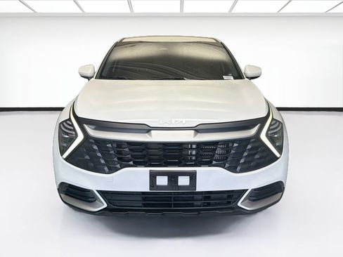 Used 2025 Kia Sportage LX FWD image 2