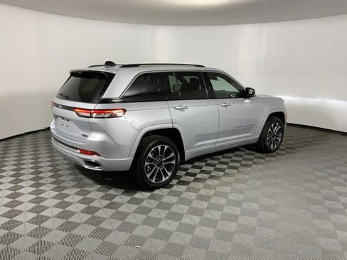 Used 2024 Jeep Grand Cherokee Overland w/ Luxury Tech Group IV image 7