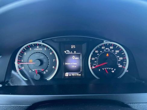 Used 2017 Toyota Camry SE FWD image 13