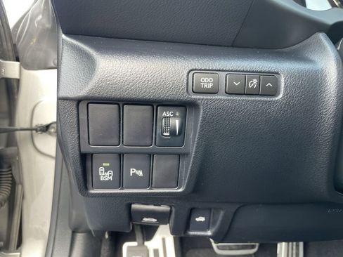 Used 2016 Lexus RC 200t RWD image 19