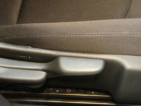 Used 2021 Chevrolet Malibu LT image 11