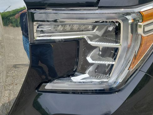 Used 2020 GMC Sierra 1500 Denali w/ Denali Ultimate Package AWD/4WD image 9