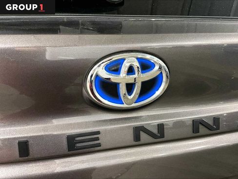 Certified 2021 Toyota Sienna XLE image 31