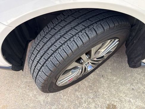 Used 2021 Toyota Venza Limited w/ Advanced Technology Package image 14