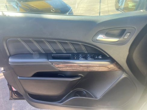 Used 2022 GMC Canyon Denali w/ Denali Black Edition Package image 13