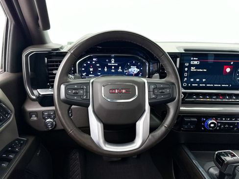 Used 2024 GMC Sierra 1500 SLT AWD/4WD image 4