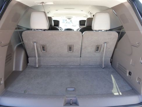 Used 2019 Chevrolet Traverse LT image 16