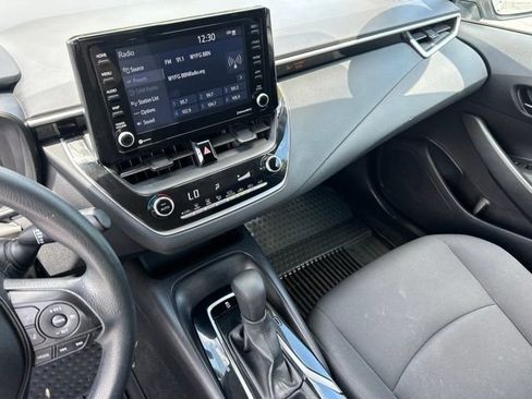 Used 2022 Toyota Corolla LE FWD image 30