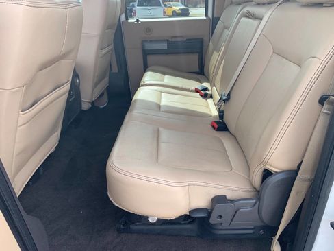 Used 2015 Ford F250 Lariat w/ Lariat Interior Package image 14