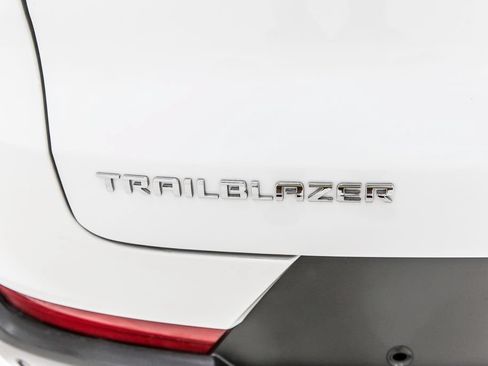 Used 2024 Chevrolet TrailBlazer LS w/ LS Confidence Package FWD image 5