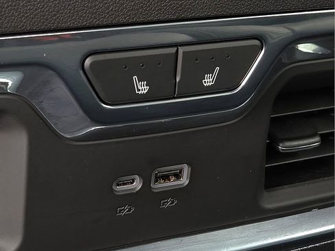 Used 2025 GMC Sierra 1500 SLT w/ SLT Premium Plus Package image 11